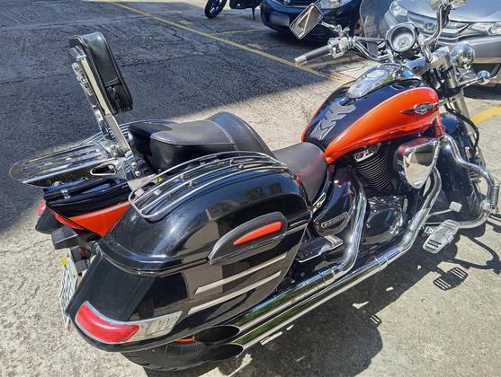 SUZUKI BOULEVARD M800 